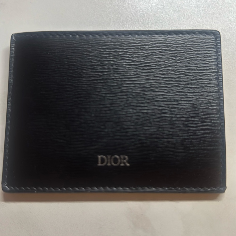 Dior card holder with one middle pocket and 2 card holding slot